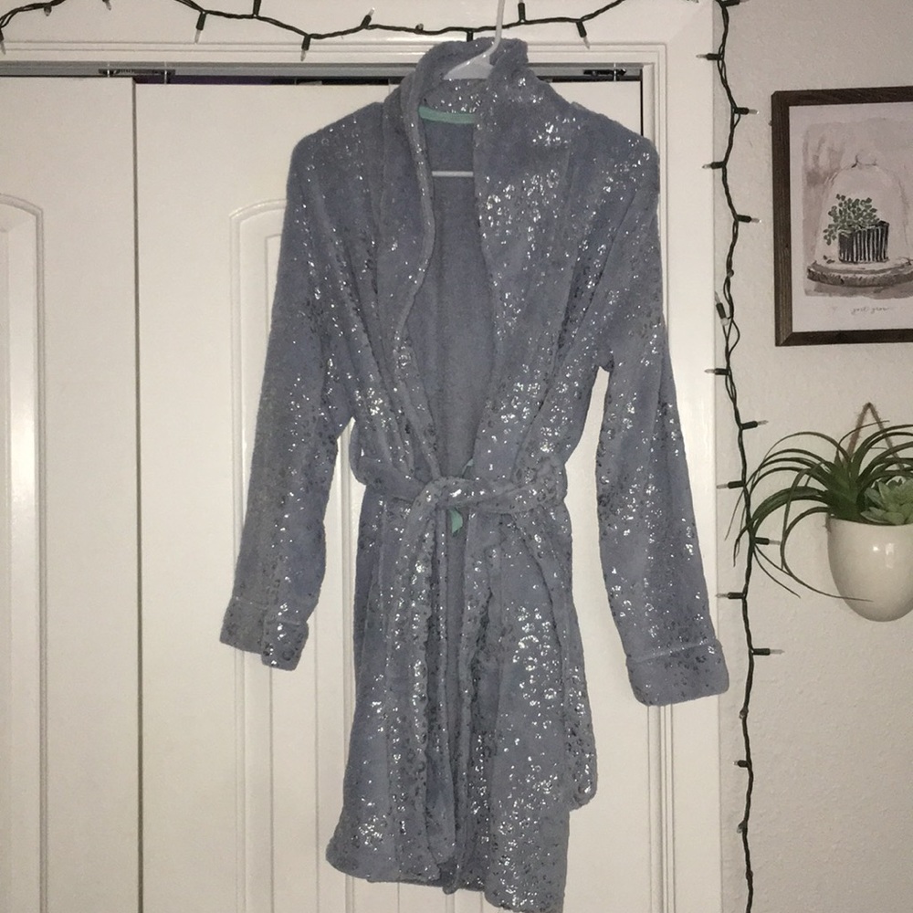 Justice robe